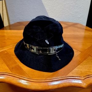 🆕️ Stefan Janoski Official Crown of Laurel bucket hat